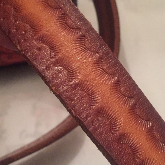 Vintage Tooled Shoulder Bag - Picture 4 of 8